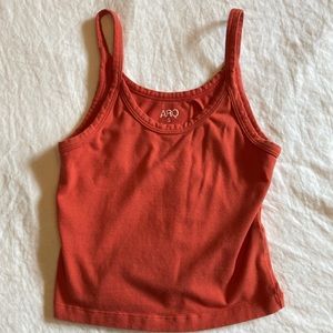 ARQ crop tank small paprika